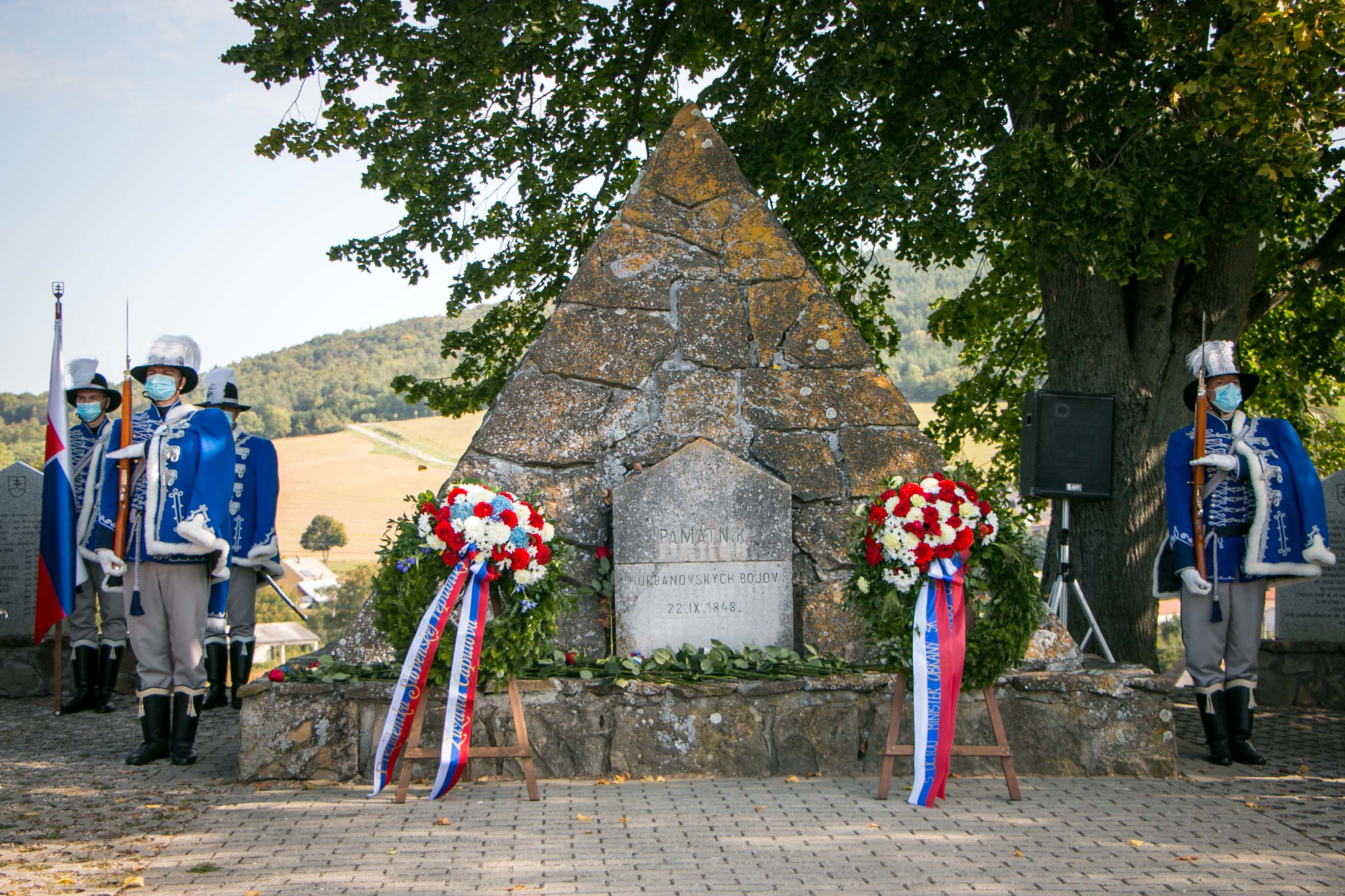 Oslavy Dňa Ozbrojených síl SR pri pamätníku hurbanovských bojov na prietržskej ceste